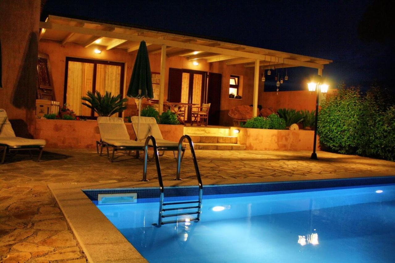 Villa Cottage Kantrillies Fokata Экстерьер фото
